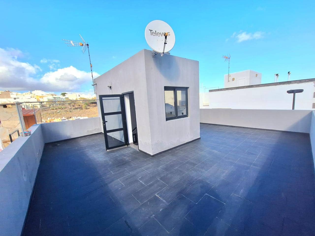 2 bedroom Villa for rent in Arucas with garage - € 1,370 (Ref: 8715152)