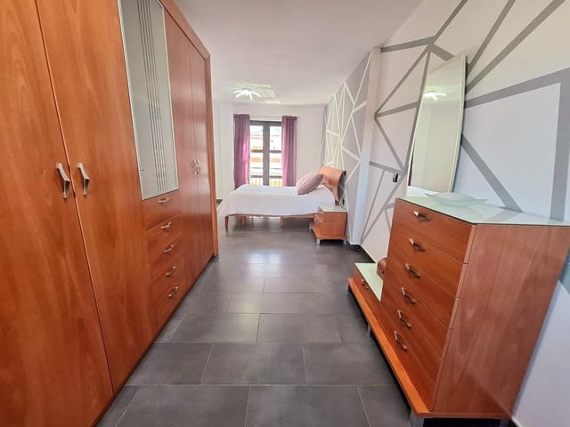 Villa/Maison de 2 chambres à louer à Arucas avec garage - 1 370 € (Ref: 8715152)