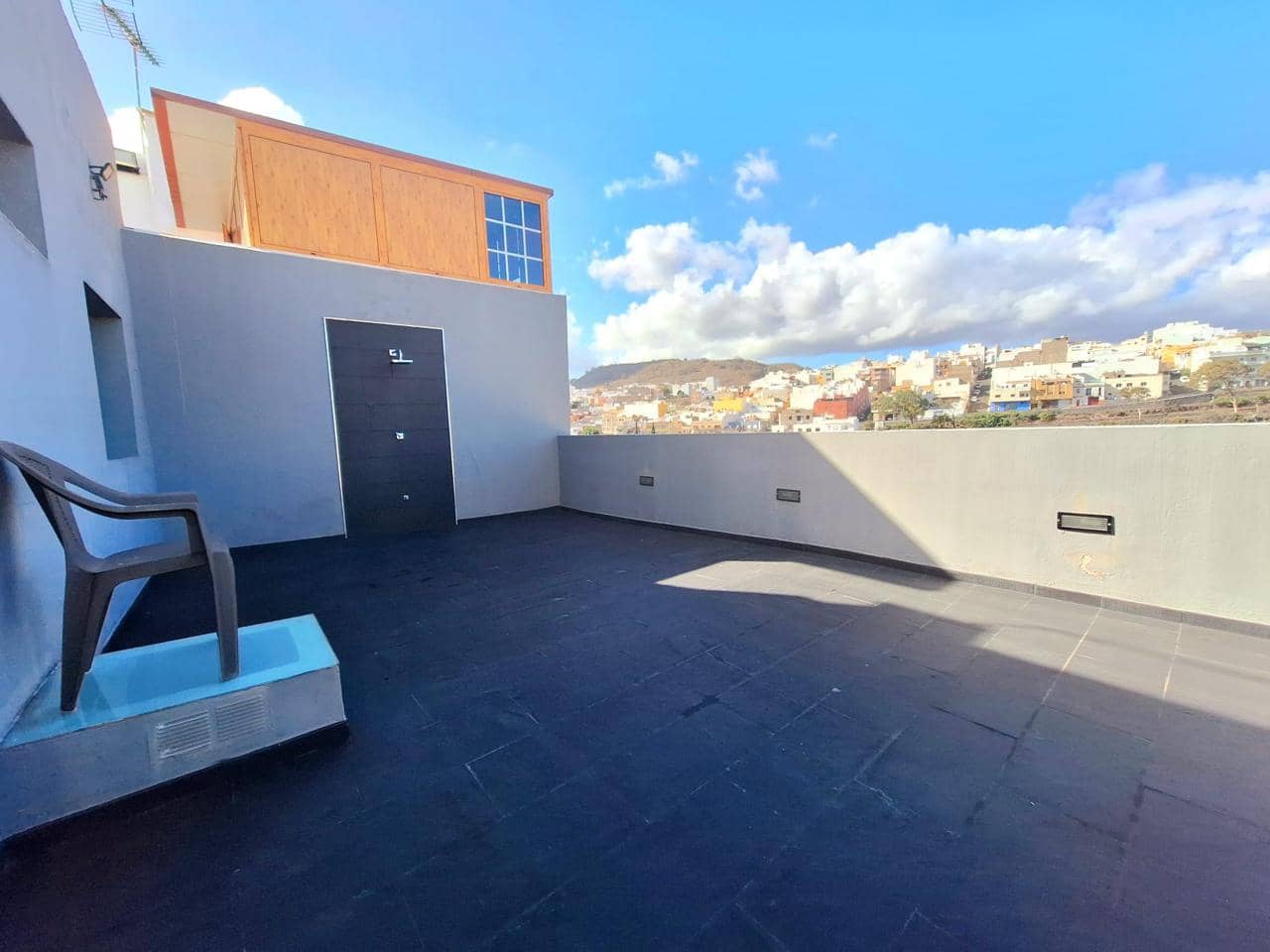 2 bedroom Villa for rent in Arucas with garage - € 1,370 (Ref: 8715152)