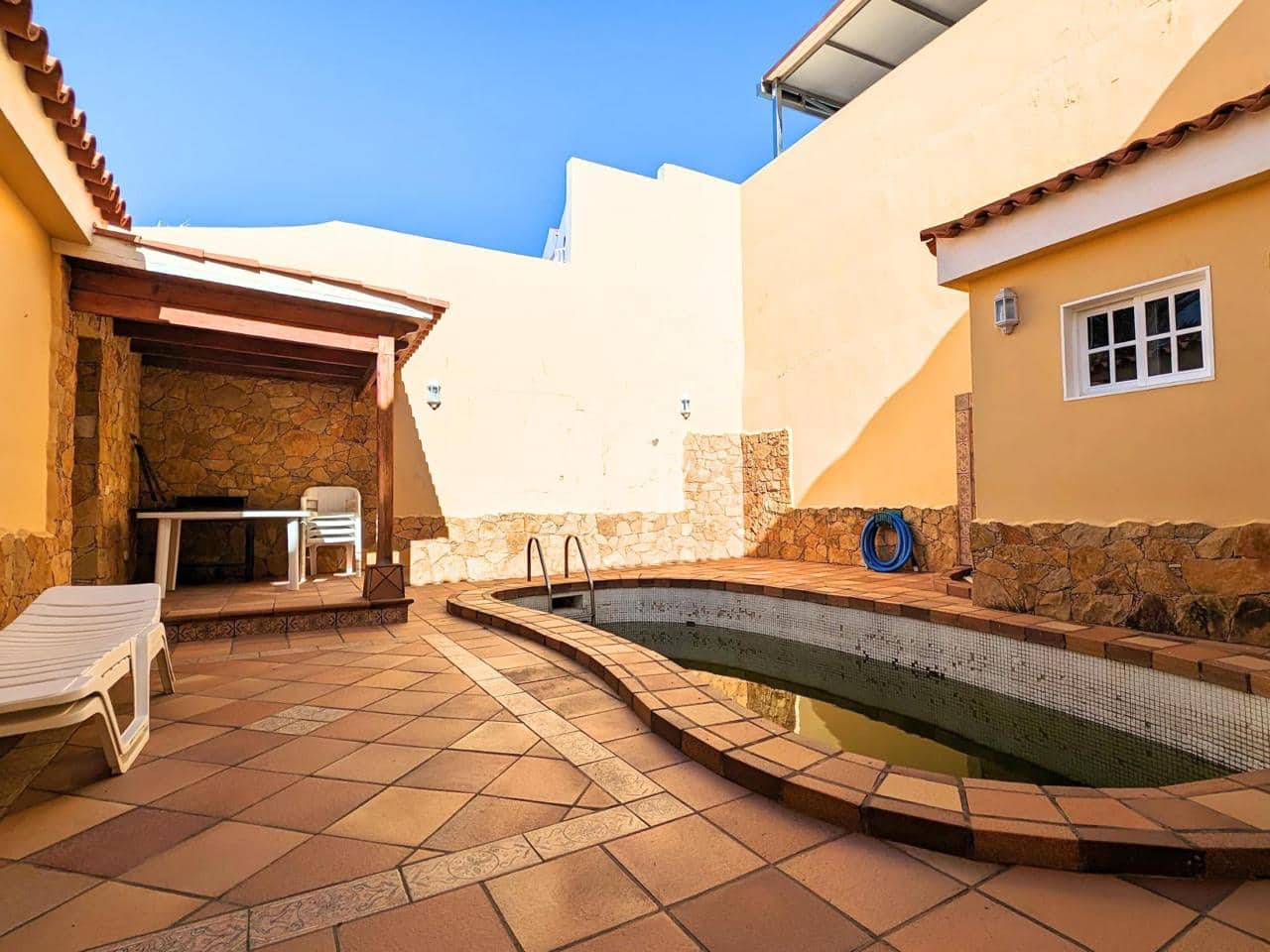 3 soveværelse Villa til leje i Las Palmas de Gran Canaria med swimmingpool garage - € 1.750 (Ref: 8774140)