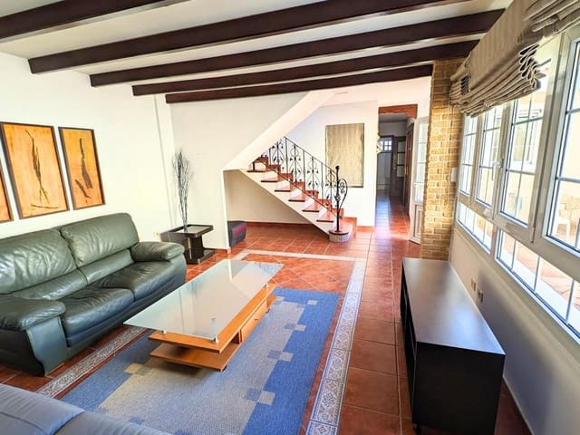 3 makuuhuone Huvila vuokrattavana paikassa Marzagán - Los Hoyos - La Montañeta, Las Palmas de Gran Canaria mukana uima-altaan 
autotalli - 1 750 € (Ref: 8774140)