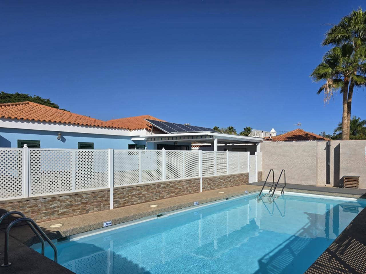 2 soveværelse Villa til salg i Maspalomas med swimmingpool - € 665.000 (Ref: 8810951)
