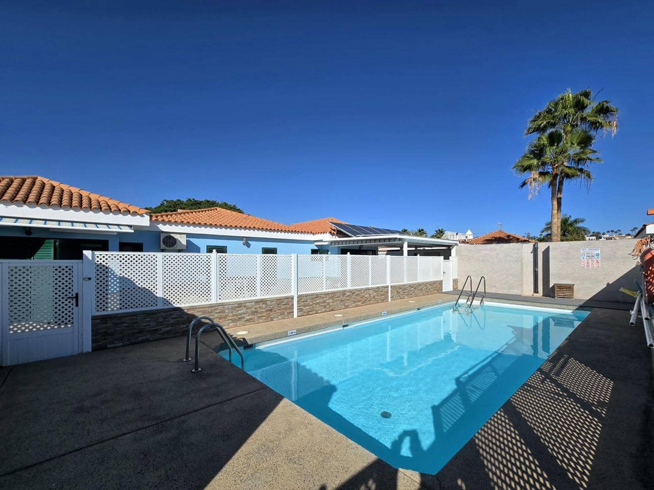 2 soveværelse Villa til salg i Maspalomas med swimmingpool - € 665.000 (Ref: 8810951)