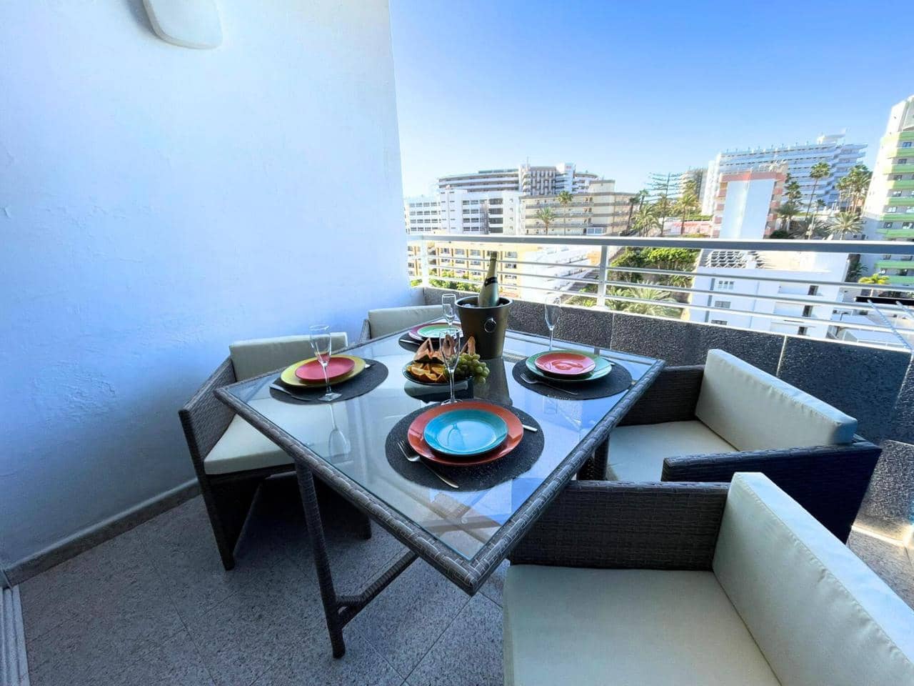 Appartement de 2 chambres à louer à Playa del Ingles avec piscine garage - 1 050 € (Ref: 8812034)