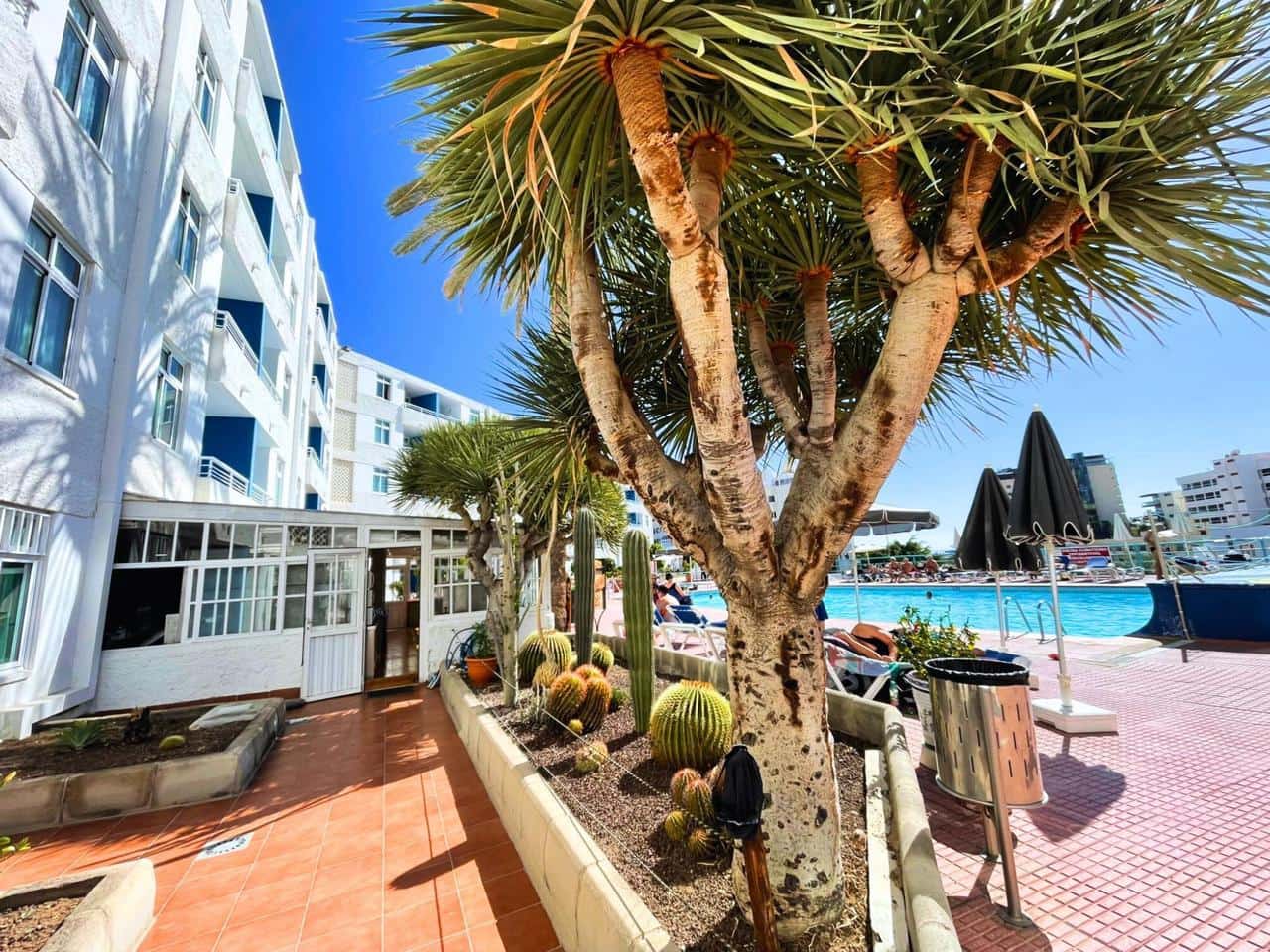Appartement de 2 chambres à louer à Playa del Ingles avec piscine garage - 1 050 € (Ref: 8812034)