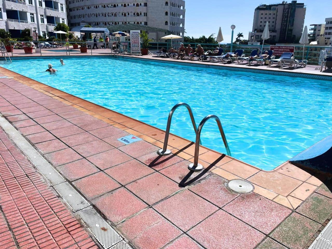 Appartement de 2 chambres à louer à Playa del Ingles avec piscine garage - 1 050 € (Ref: 8812034)