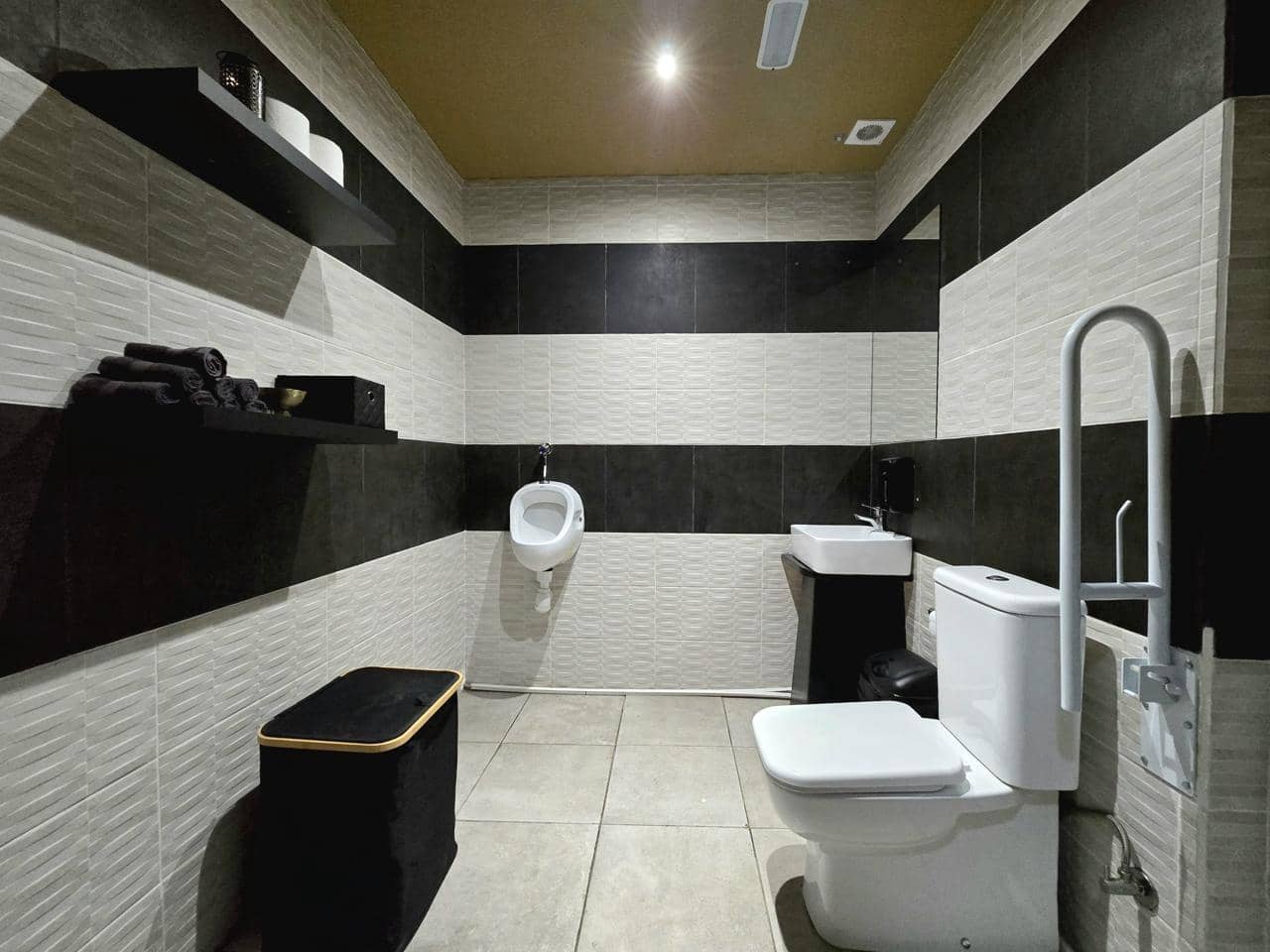 3 Zimmer Firma/Unternehmen zu vermieten in Playa del Ingles - 1.750 € (Ref: 8820913)