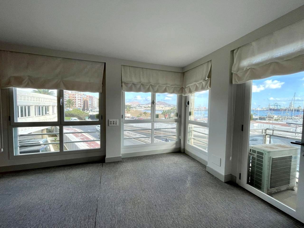 2 soveværelse Lejlighed til leje i Las Palmas de Gran Canaria med garage - € 1.500 (Ref: 8892208)