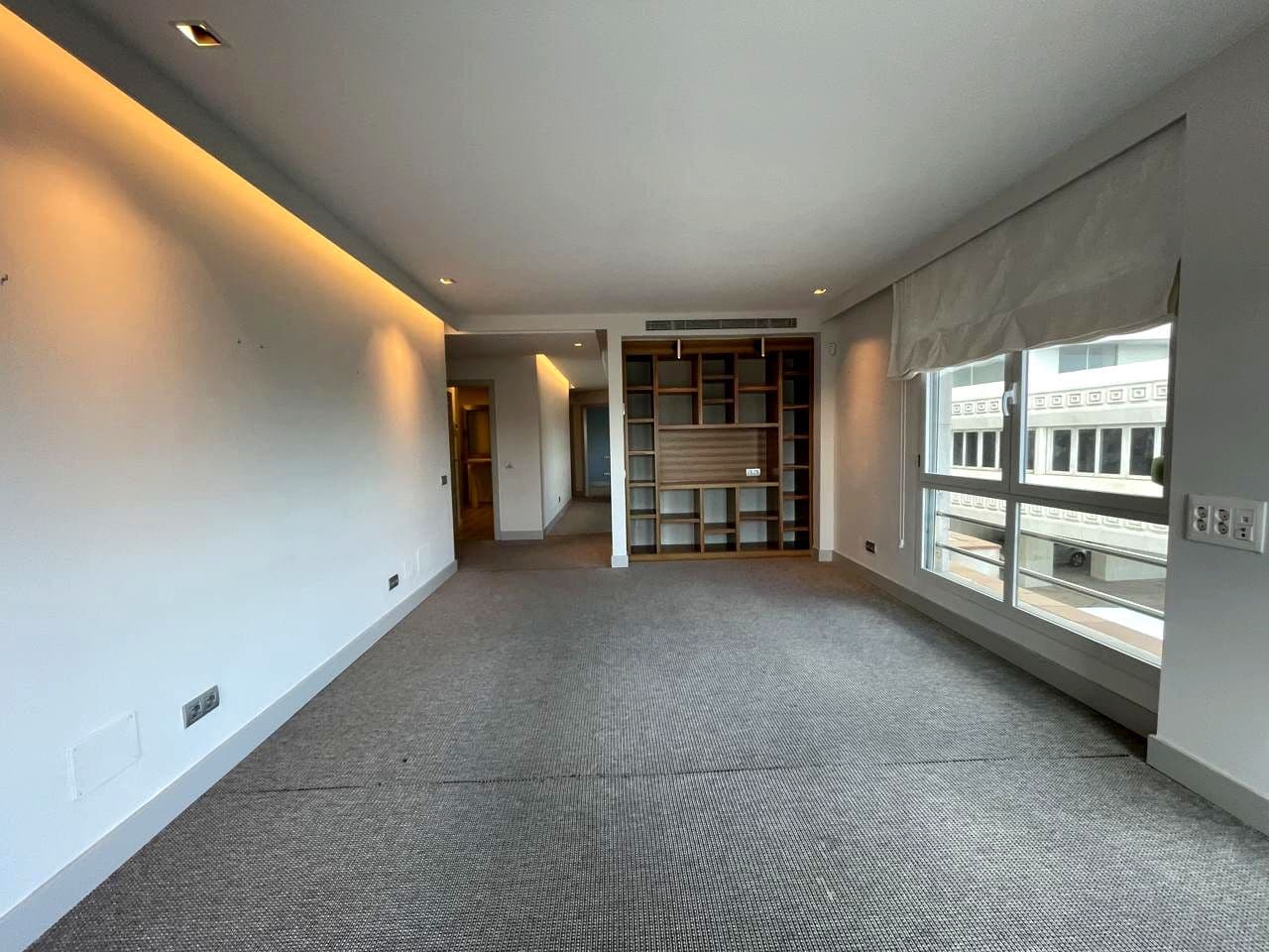 2 soveværelse Lejlighed til leje i Las Palmas de Gran Canaria med garage - € 1.500 (Ref: 8892208)