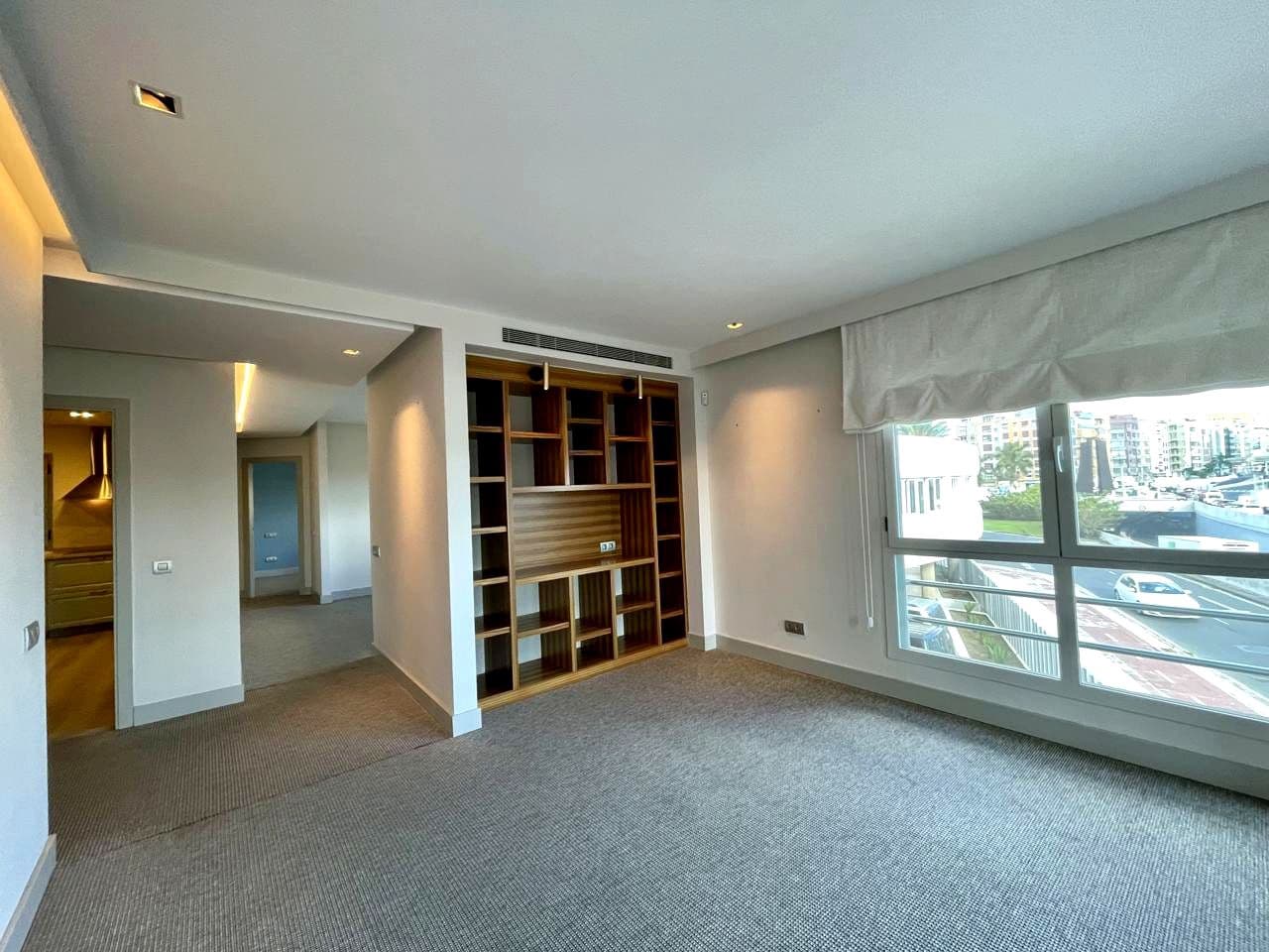 2 soveværelse Lejlighed til leje i Las Palmas de Gran Canaria med garage - € 1.500 (Ref: 8892208)