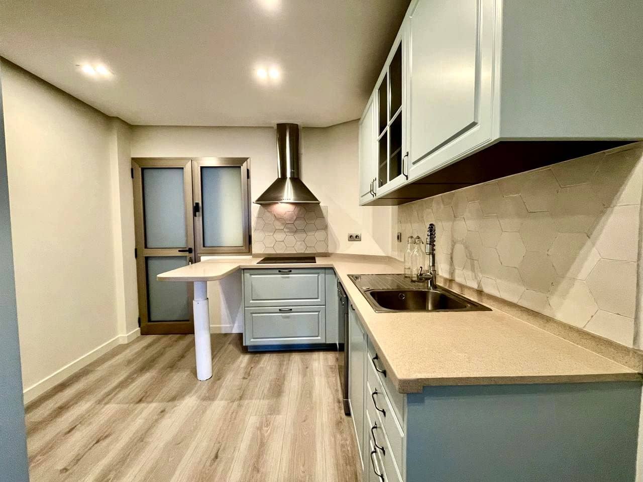 2 soveværelse Lejlighed til leje i Las Palmas de Gran Canaria med garage - € 1.500 (Ref: 8892208)