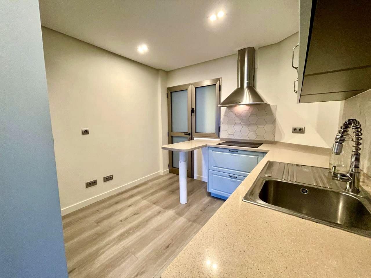 2 soveværelse Lejlighed til leje i Las Palmas de Gran Canaria med garage - € 1.500 (Ref: 8892208)