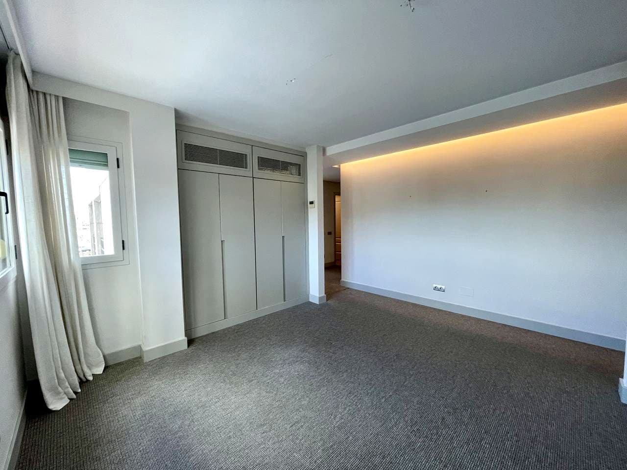 2 soveværelse Lejlighed til leje i Las Palmas de Gran Canaria med garage - € 1.500 (Ref: 8892208)