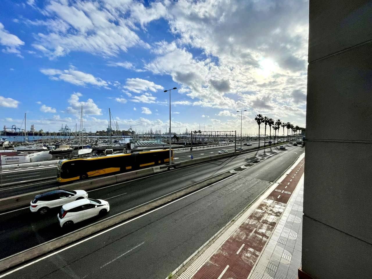 2 soveværelse Lejlighed til leje i Las Palmas de Gran Canaria med garage - € 1.500 (Ref: 8892208)