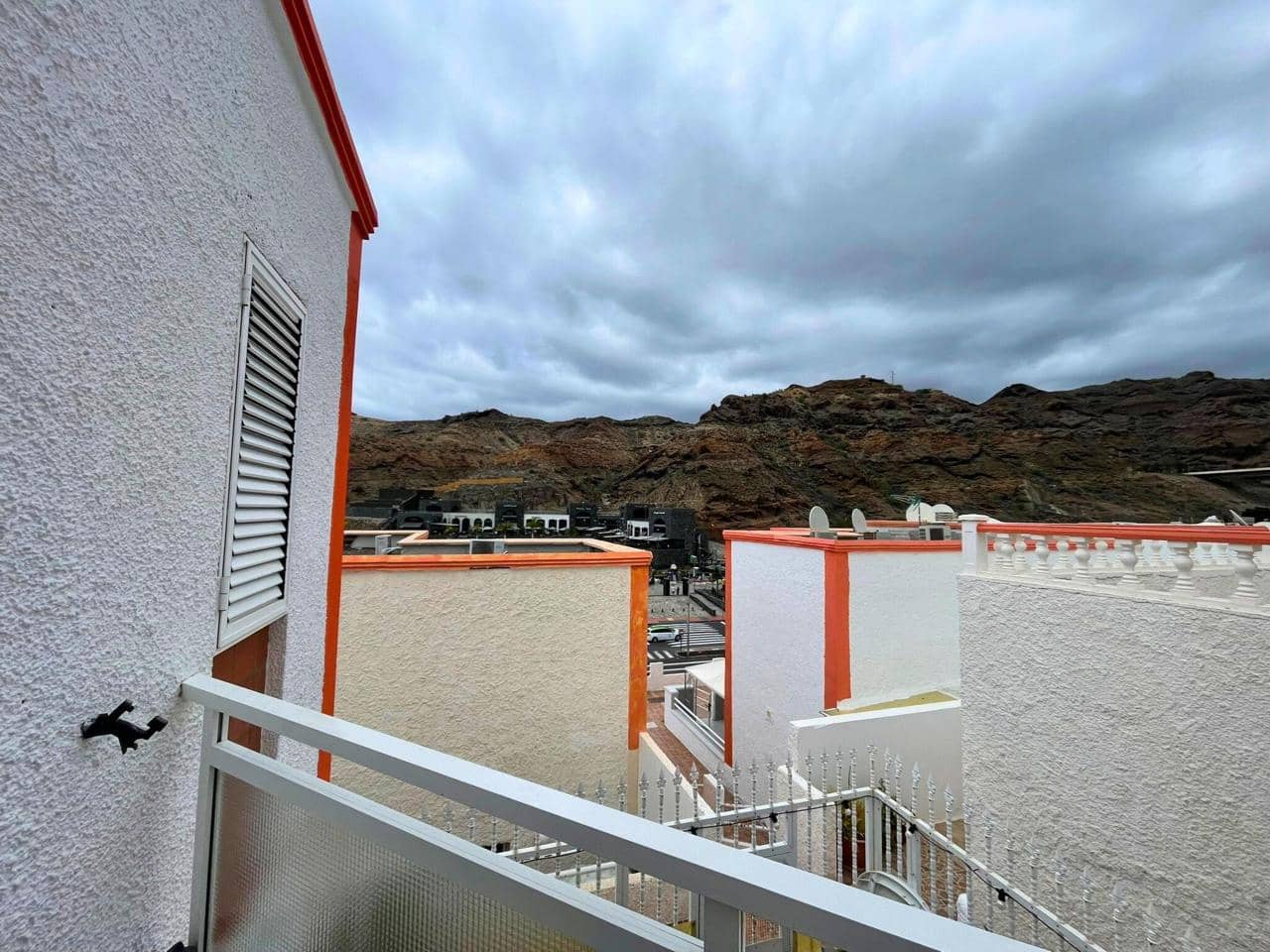 4 sypialnia Mieszkanie do wynajęcia w Mogan - 1 900 € (Ref: 8967480)