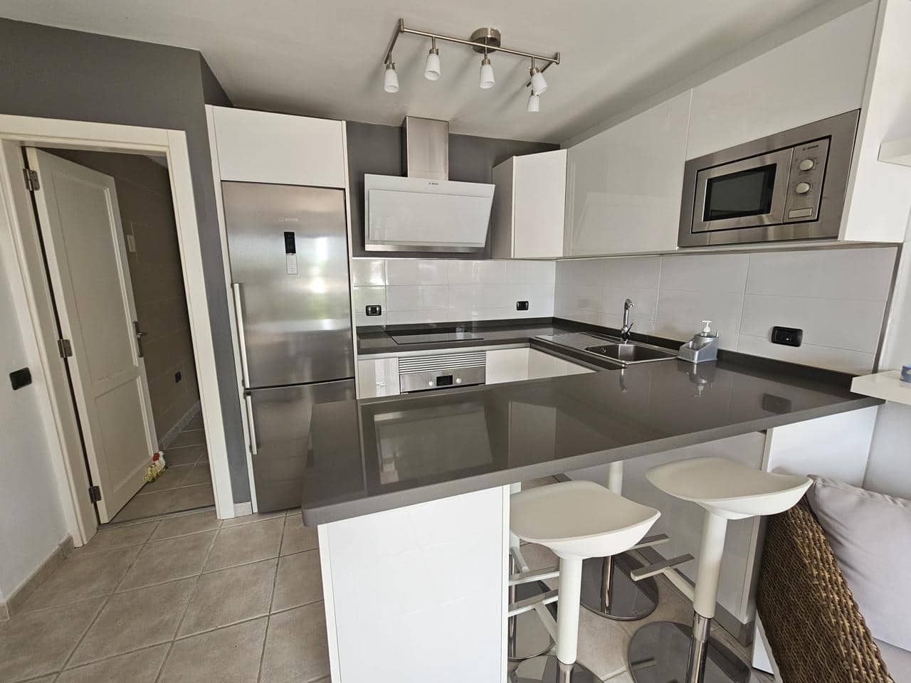 2 bedroom Flat for rent in Sonneland with pool garage - € 1,250 (Ref: 8971206)