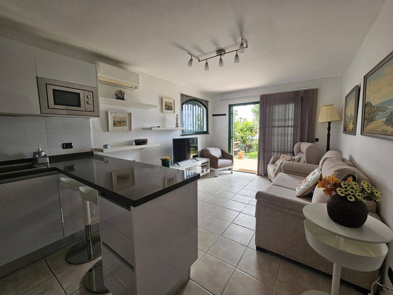 2 bedroom Flat for rent in Sonneland with pool garage - € 1,250 (Ref: 8971206)