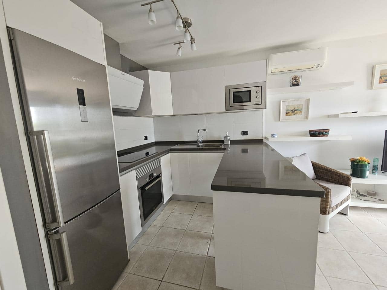 2 bedroom Flat for rent in Sonneland with pool garage - € 1,250 (Ref: 8971206)