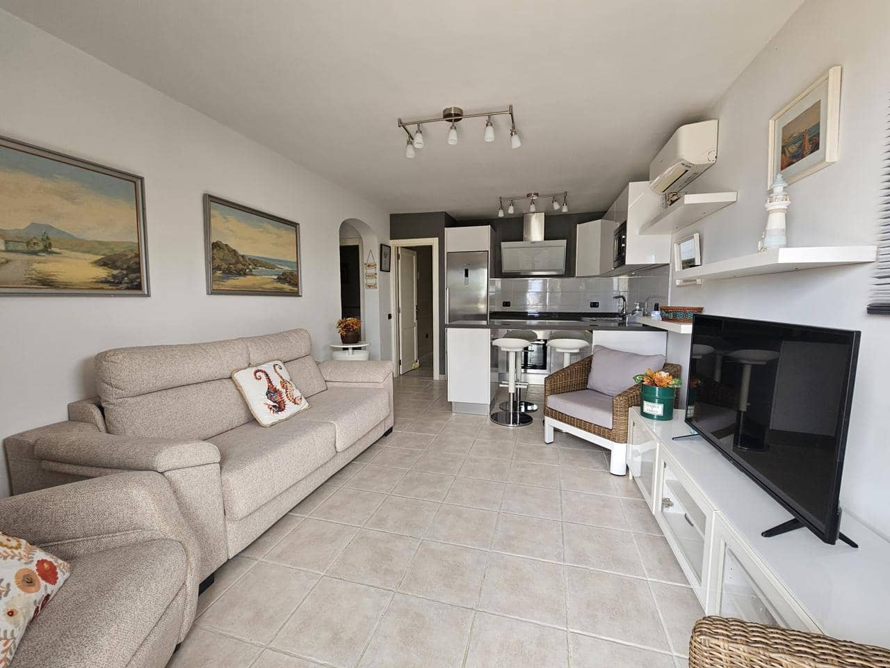 2 bedroom Flat for rent in Sonneland with pool garage - € 1,250 (Ref: 8971206)