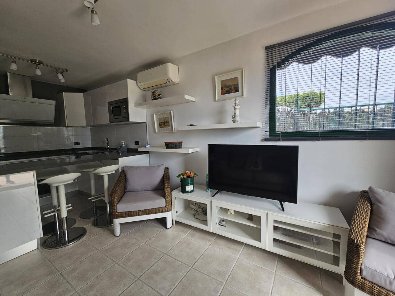 2 bedroom Flat for rent in Sonneland with pool garage - € 1,250 (Ref: 8971206)