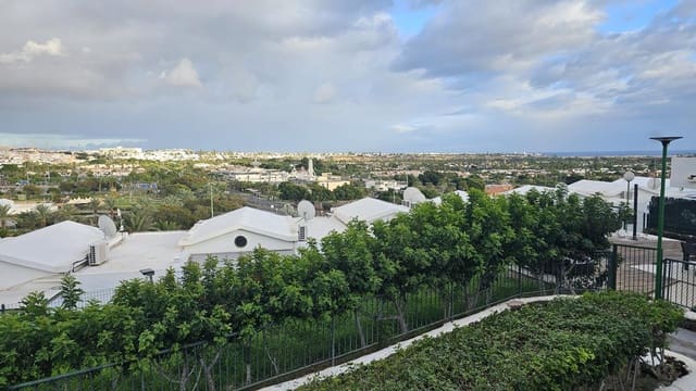 2 soveværelse Lejlighed til leje i Sonneland, San Bartolomé de Tirajana med swimmingpool garage - € 1.250 (Ref: 8971206)