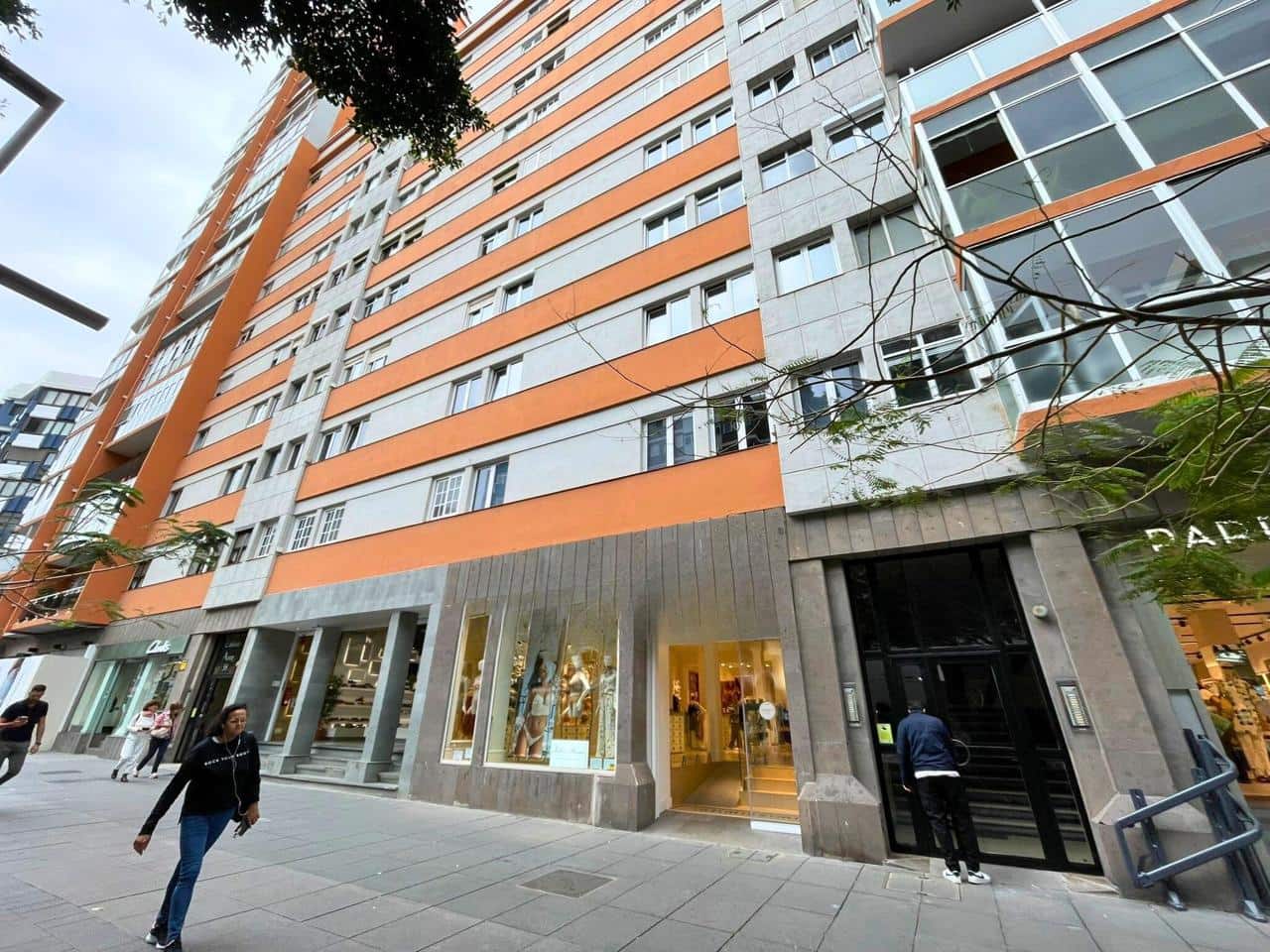 2 soveværelse Lejlighed til leje i Las Palmas de Gran Canaria - € 2.100 (Ref: 8981711)