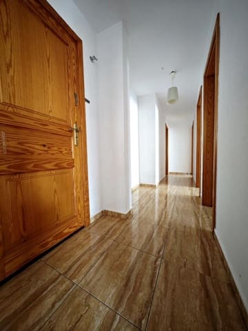 3 bedroom Flat for rent in Vecindario, Santa Lucía de Tirajana - € 1,200 (Ref: 8981812)