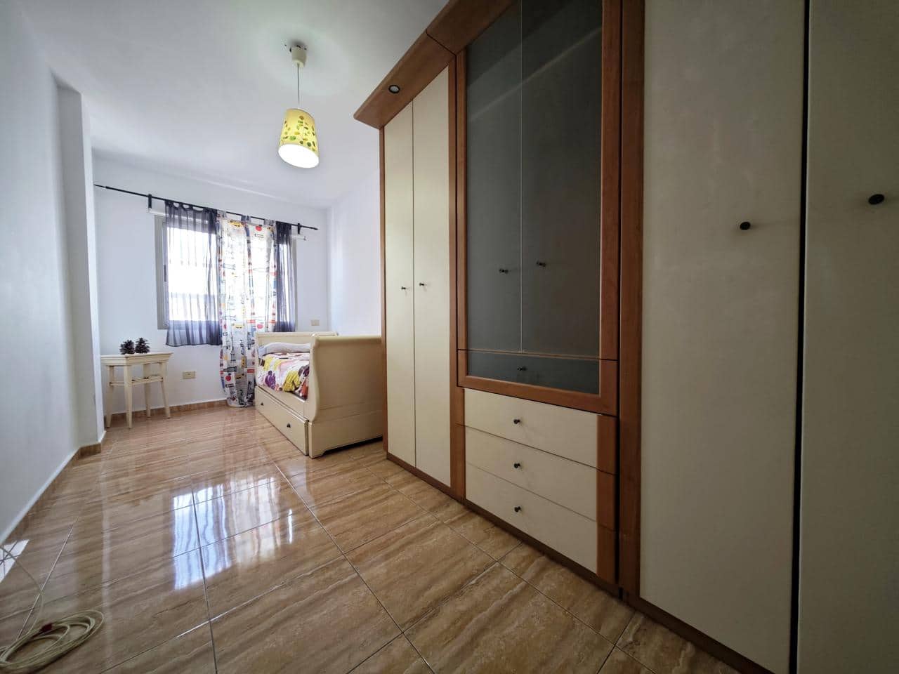 3 bedroom Flat for rent in Vecindario - € 1,200 (Ref: 8981812)