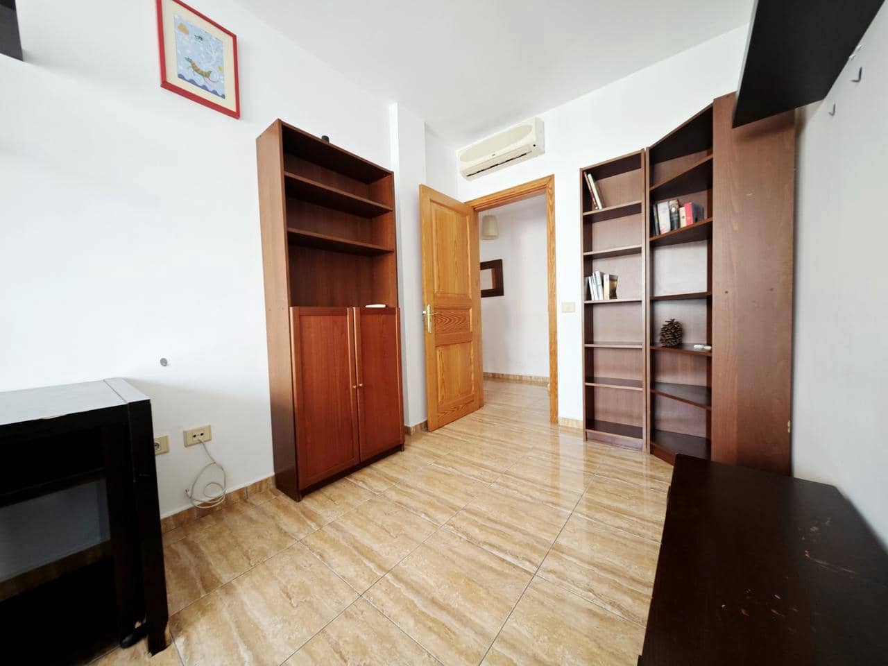 3 bedroom Flat for rent in Vecindario - € 1,200 (Ref: 8981812)