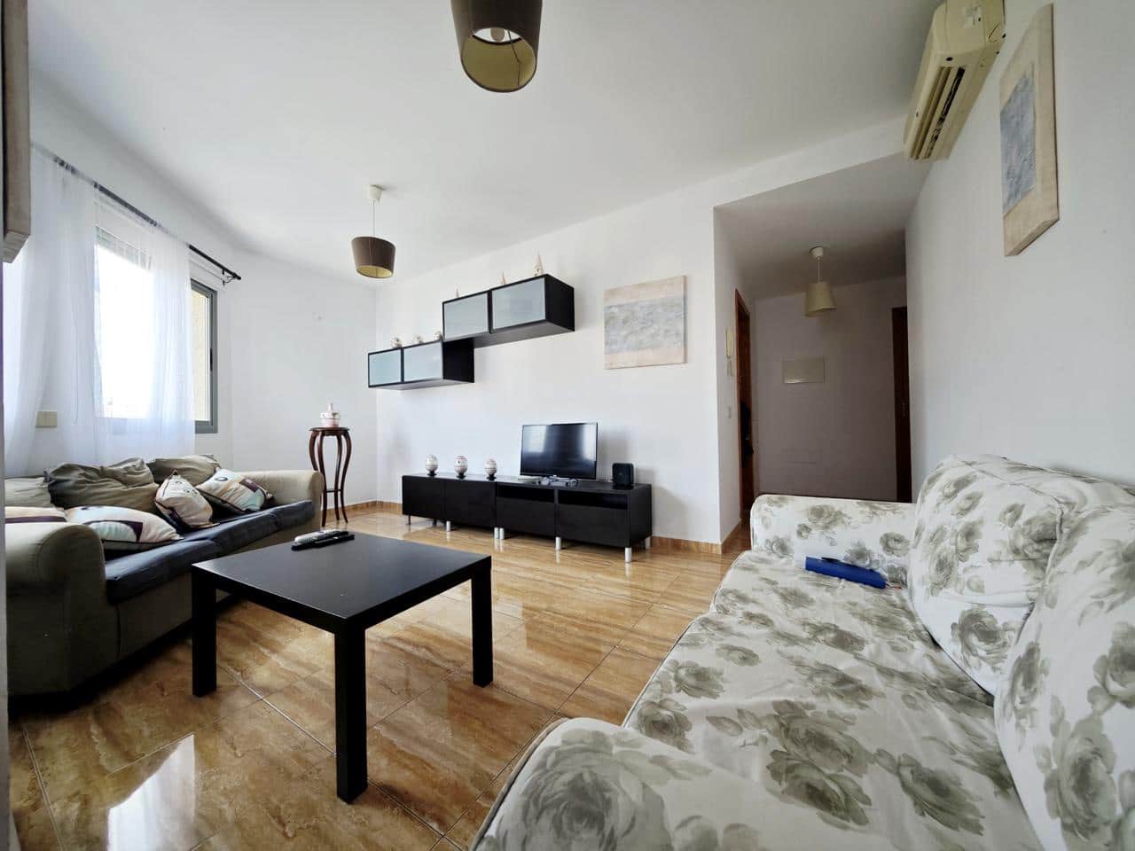 3 bedroom Flat for rent in Vecindario - € 1,200 (Ref: 8981812)