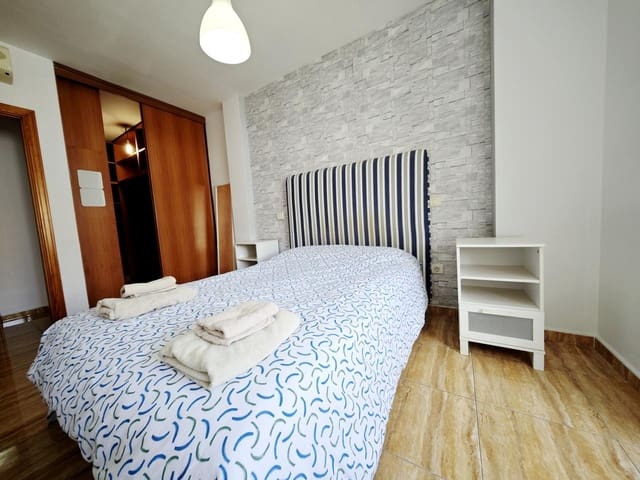 3 bedroom Flat for rent in Vecindario, Santa Lucía de Tirajana - € 1,200 (Ref: 8981812)