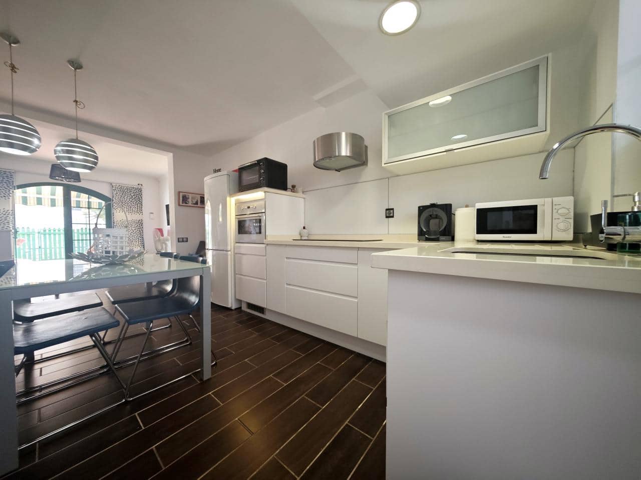 1 quarto Apartamento para arrendar em Sonneland com piscina - 1 300 € (Ref: 8981813)