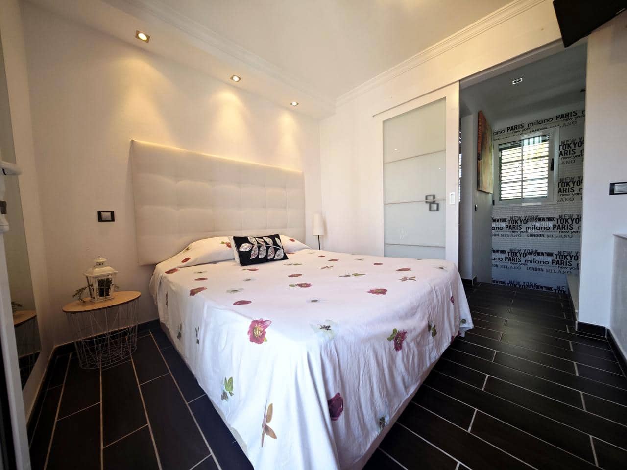 1 quarto Apartamento para arrendar em Sonneland com piscina - 1 300 € (Ref: 8981813)