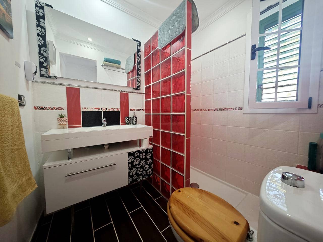 1 quarto Apartamento para arrendar em Sonneland com piscina - 1 300 € (Ref: 8981813)