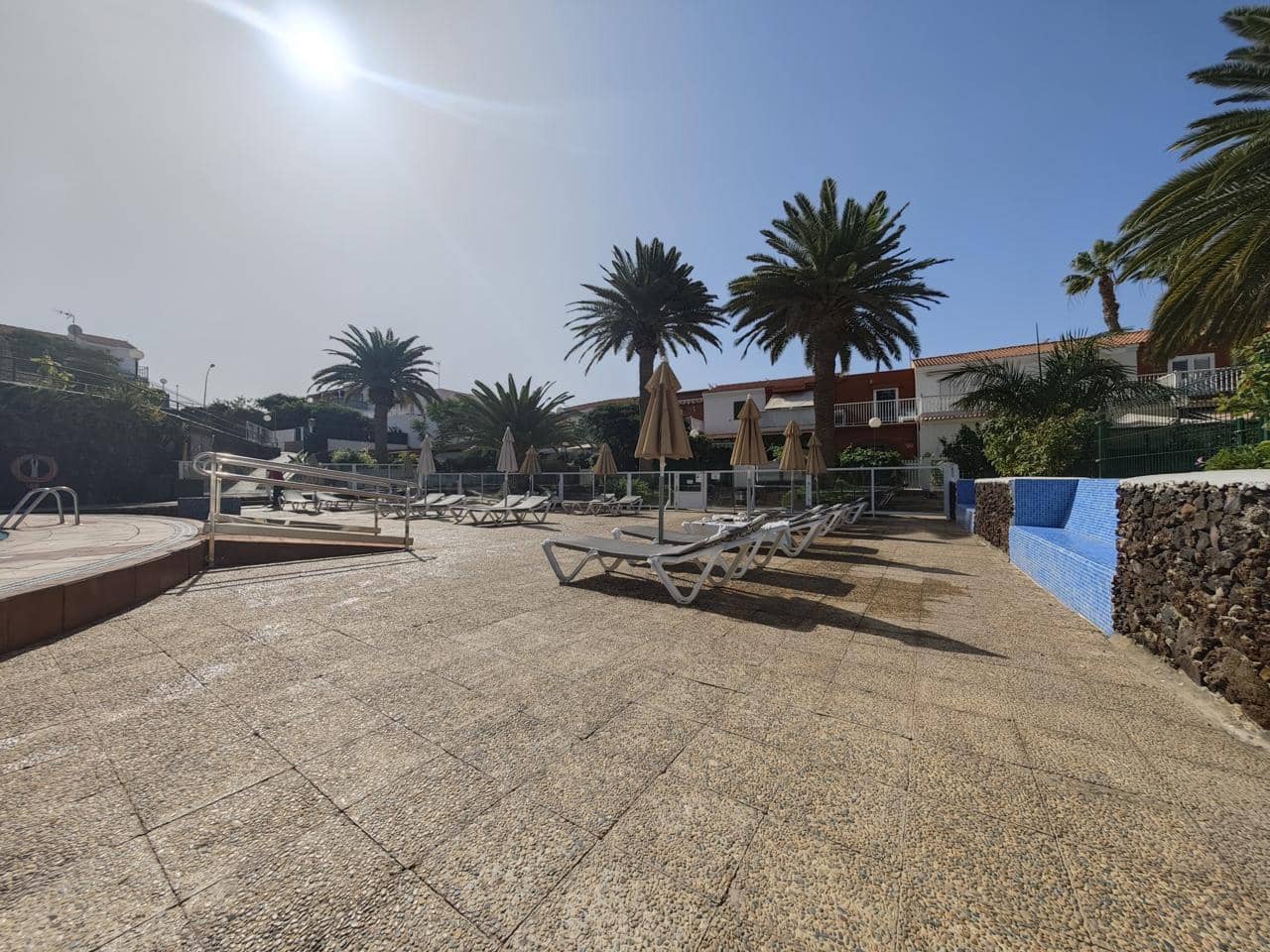 1 quarto Apartamento para arrendar em Sonneland com piscina - 1 300 € (Ref: 8981813)