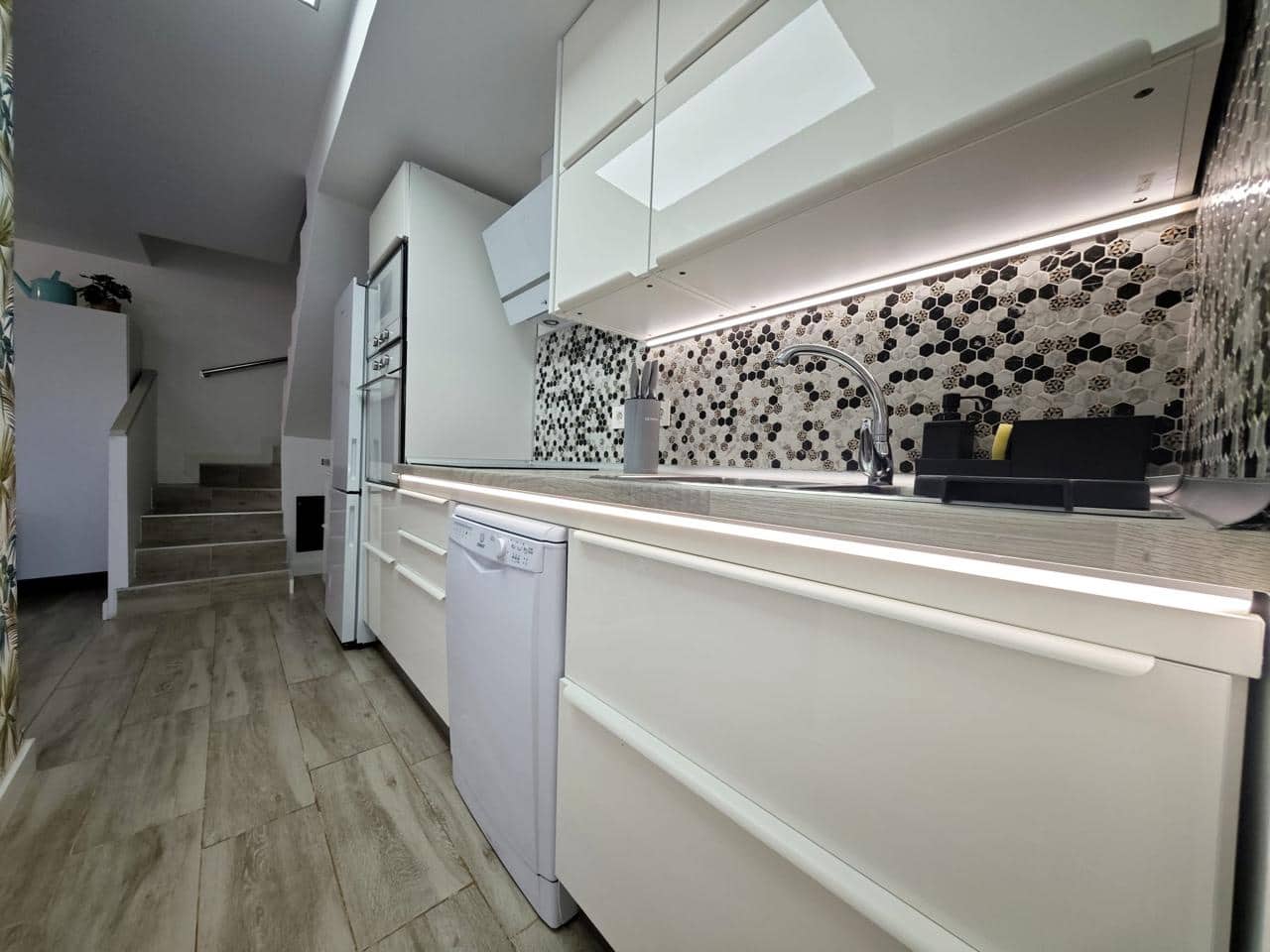 Appartement de 1 chambre à louer à Sonneland avec piscine - 1 500 € (Ref: 9016602)