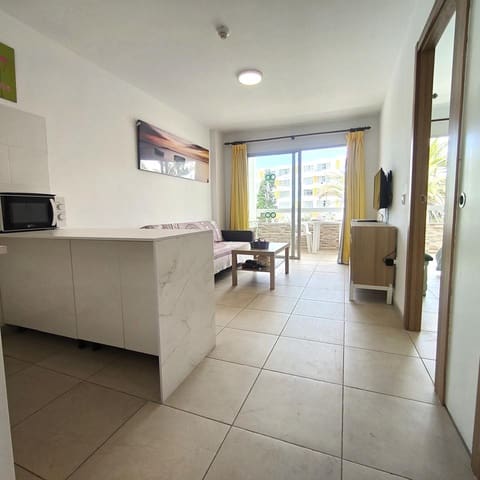 1 bedroom Flat for rent in Playa del Inglés, San Bartolomé de Tirajana with pool - € 1,300 (Ref: 9025521)