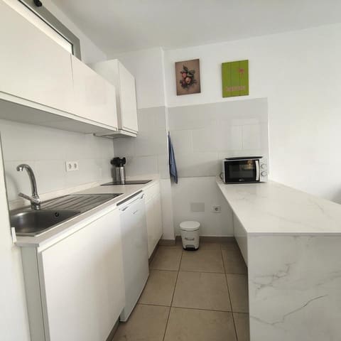 1 bedroom Flat for rent in Playa del Inglés, San Bartolomé de Tirajana with pool - € 1,300 (Ref: 9025521)