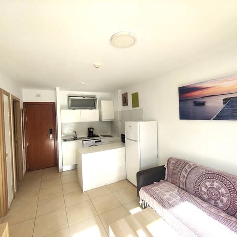 1 soverom Leilighet til leie i Playa del Inglés, San Bartolomé de Tirajana med svømmebasseng - € 1 300 (Ref: 9025521)