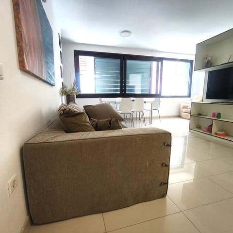 2 soveværelse Lejlighed til leje i Isleta, Las Palmas de Gran Canaria - € 1.200 (Ref: 9058618)