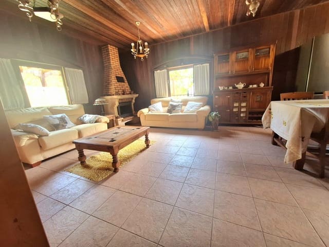 3 soveværelse Villa til leje i Telde med garage - € 1.800 (Ref: 9073029)