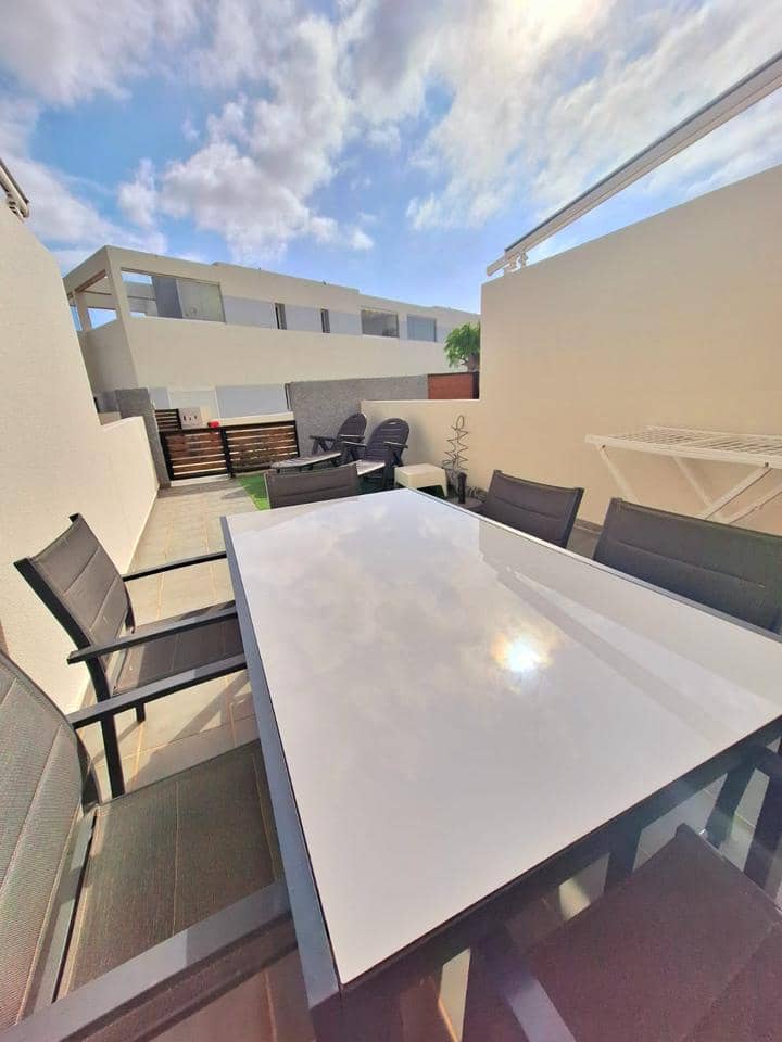 2 bedroom Flat for rent in Agaete with pool garage - € 1,300 (Ref: 9073030)