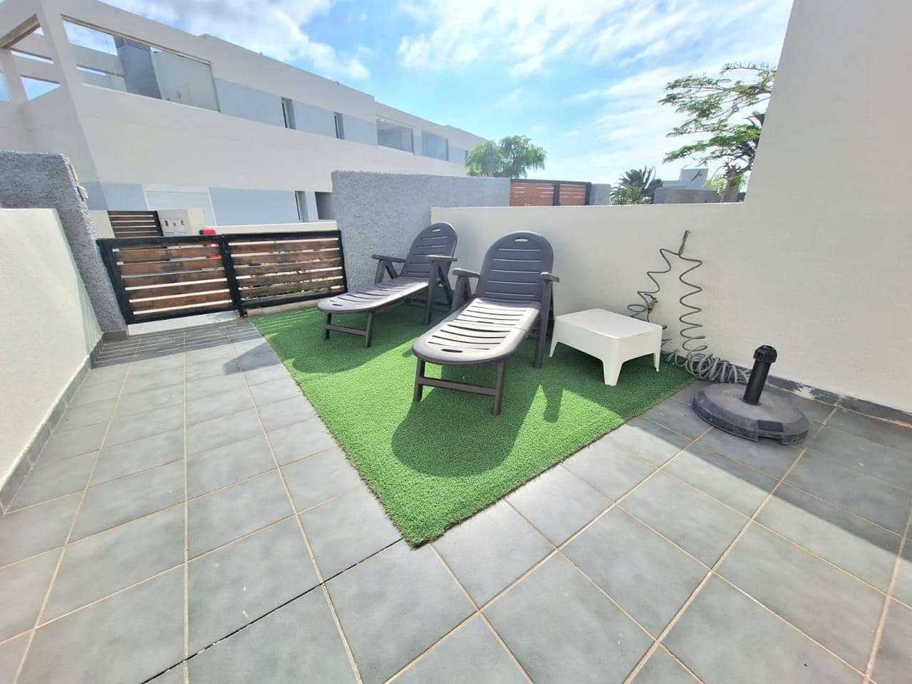 2 bedroom Flat for rent in Agaete with pool garage - € 1,300 (Ref: 9073030)