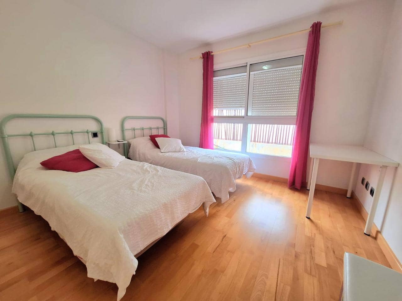 2 bedroom Flat for rent in Agaete with pool garage - € 1,300 (Ref: 9073030)