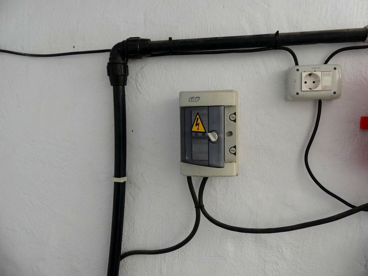 Grunde uden byggetilladelser til leje i Mogan - € 1.670 (Ref: 9075691)