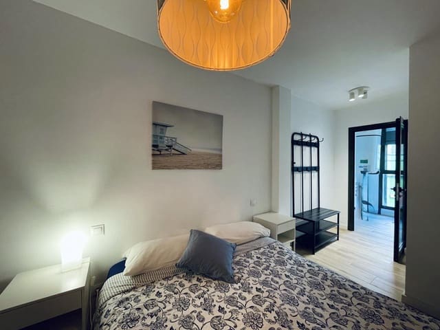 2 bedroom Flat for rent in Guanarteme, Las Palmas de Gran Canaria - € 1,300 (Ref: 9084839)