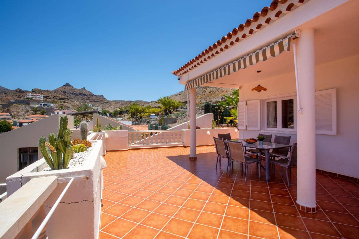 4 soveværelse Villa til salg i Mogan med swimmingpool garage - € 795.000 (Ref: 9101652)