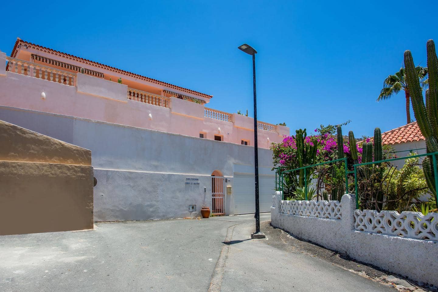 4 soveværelse Villa til salg i Mogan med swimmingpool garage - € 795.000 (Ref: 9101652)