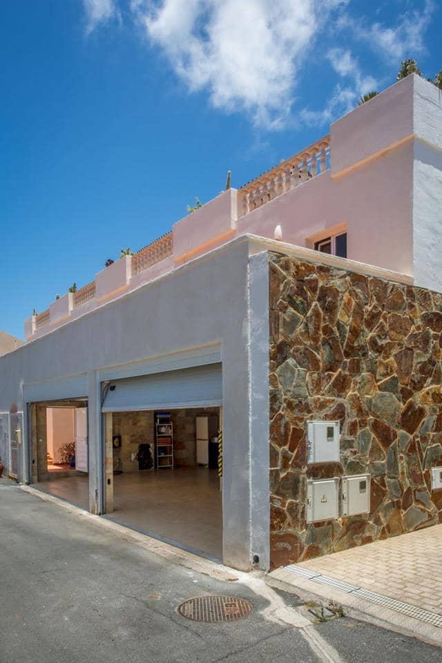 4 soveværelse Villa til salg i Mogan med swimmingpool garage - € 795.000 (Ref: 9101652)