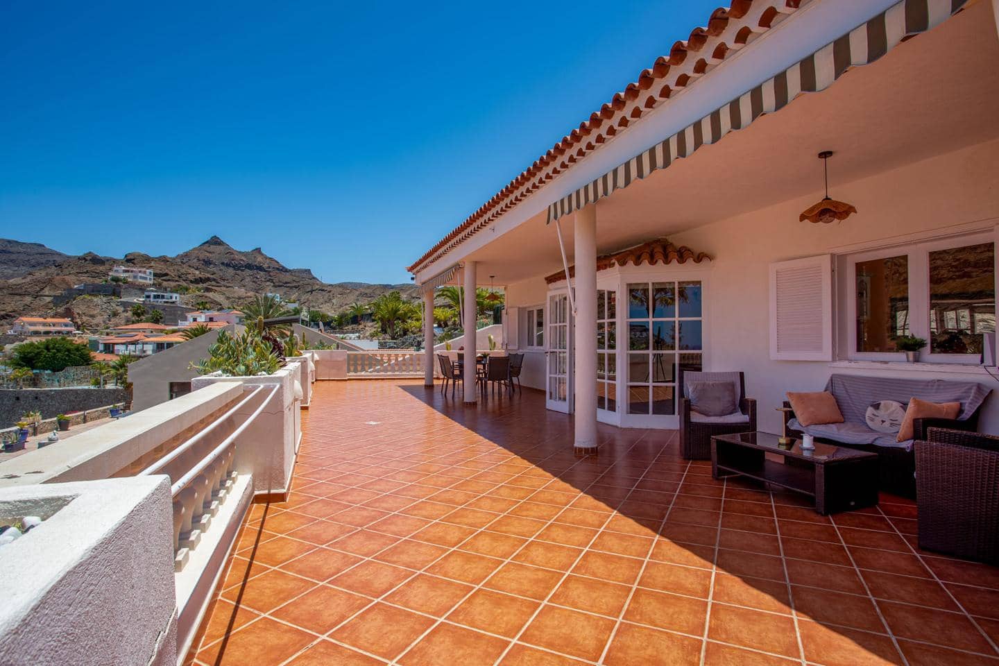 4 soveværelse Villa til salg i Mogan med swimmingpool garage - € 795.000 (Ref: 9101652)